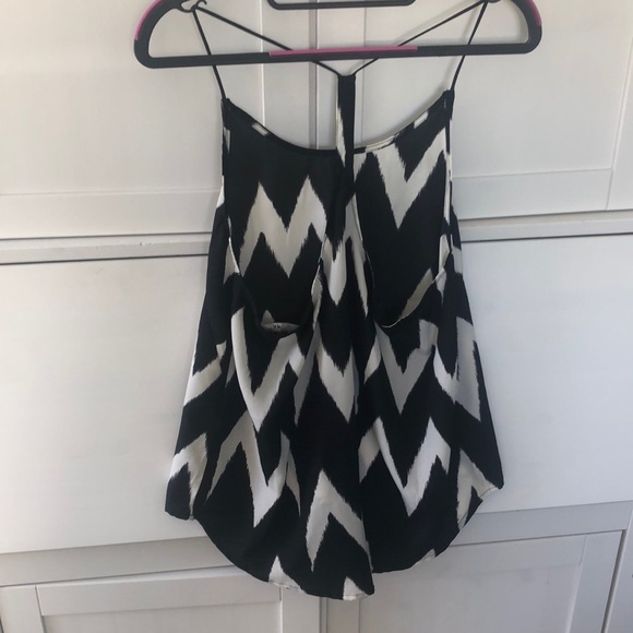 Two H&M Tanks - Picture 5 of 8